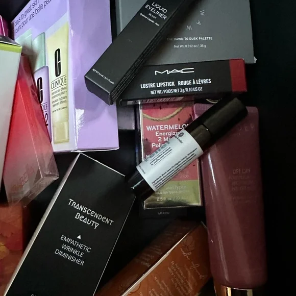 🔥💋 NWT MAKEUP/SKINCARE/HAIR BUNDLE: EVERYTHING IN BOX!!! 💄🔥 - Picture 9 of 10